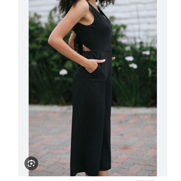 Mod Ref Paige Jumper Womens Size M Black Jumpsuit Open Tied Back Wide Leg Crop - Picture 2 of 14